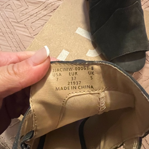 Booties - Picture 5 of 5